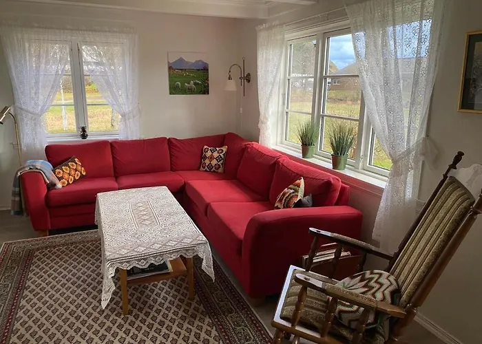 Borghildstua Romslig Med Panoramautsikt Mot Havet Og Lofotfjellene Casa vacanze *