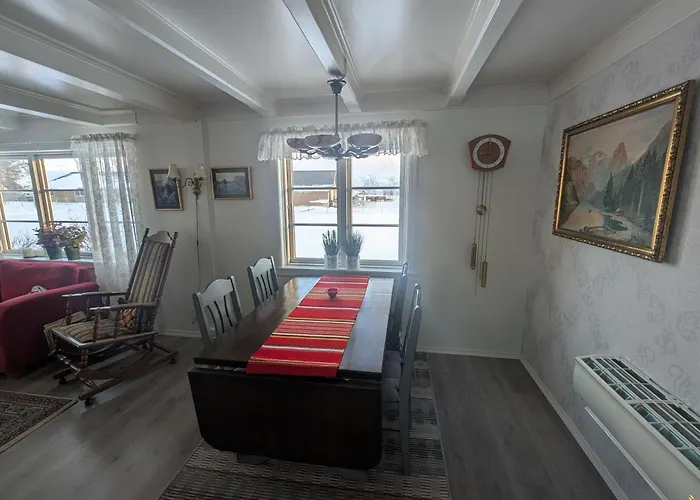 Borghildstua Romslig Med Panoramautsikt Mot Havet Og Lofotfjellene Vakantiehuis Melbu